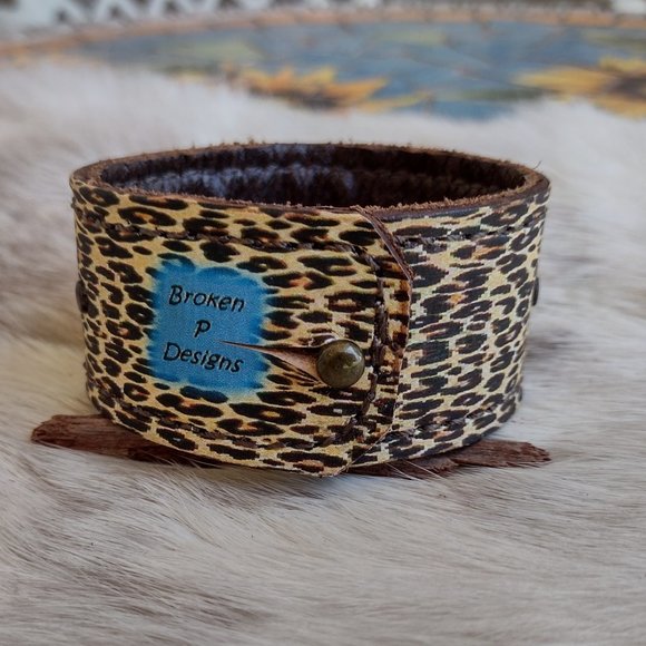 Custom leather bracelet - Picture 2 of 3